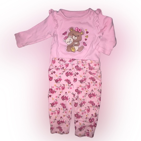 Garanimals 2-piece pink onsie and jeggings with 🧸 ❤️ 🌸 & 🦋 0-3 months - Picture 2 of 9